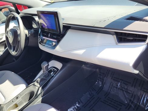 Certified 2024 Toyota Corolla SE image 27