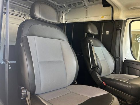 Used 2025 RAM ProMaster 2500 w/ Convenience Group FWD image 20