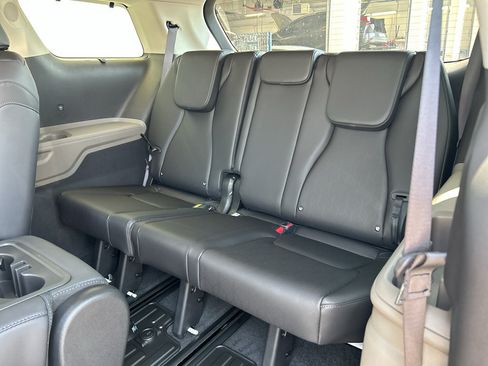 New 2026 Kia Carnival EX FWD image 14