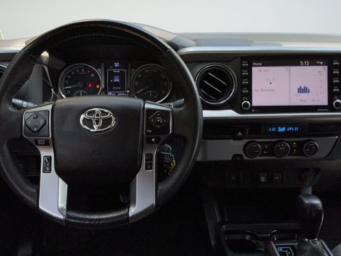 Used 2021 Toyota Tacoma SR5 RWD image 18
