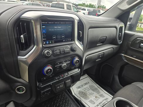 Used 2022 Chevrolet Silverado 3500 LT w/ Convenience Package AWD/4WD image 16