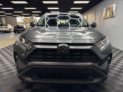 Used 2019 Toyota RAV4 XLE image 4
