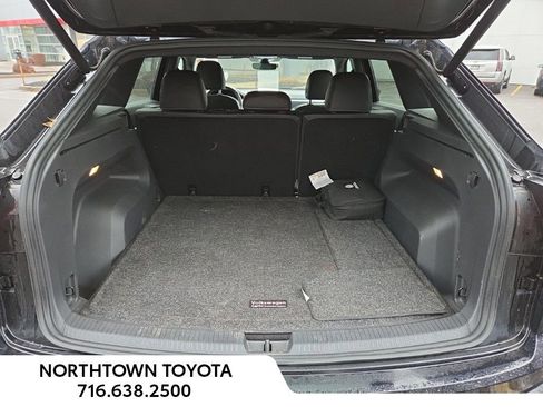 Used 2020 Volkswagen Atlas Cross Sport SEL image 9