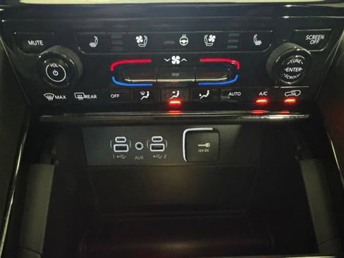 Used 2023 Jeep Grand Cherokee L Overland w/ Rear Seat Video Group I AWD/4WD image 18