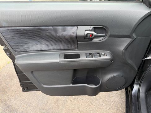 Used 2012 Scion xB FWD image 12