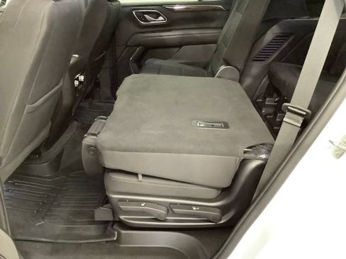 Used 2023 GMC Yukon SLE AWD/4WD image 11