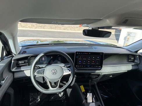 Used 2025 Volkswagen Tiguan S image 15