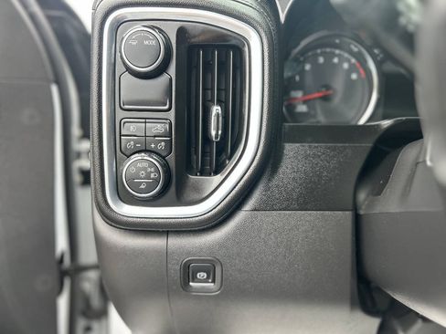 Used 2021 Chevrolet Silverado 1500 LTZ RWD image 12