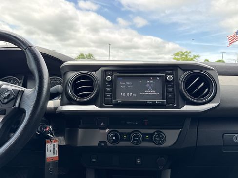 Used 2017 Toyota Tacoma SR5 w/ Tow Package RWD image 26