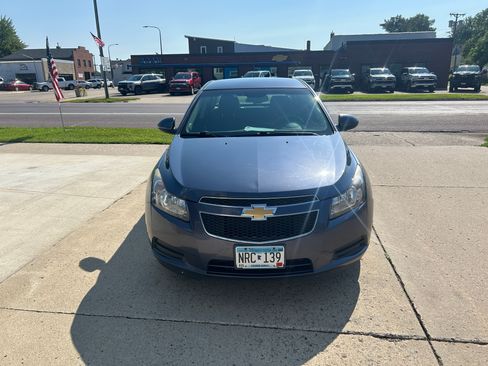 Used 2014 Chevrolet Cruze LT FWD image 3