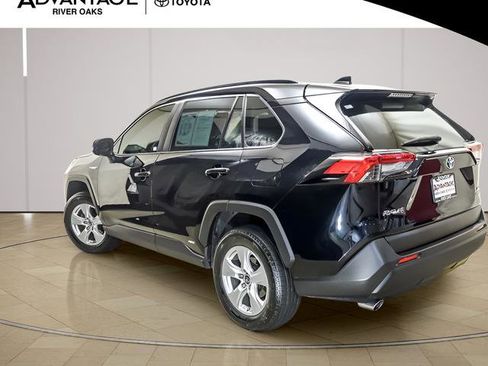 Used 2019 Toyota RAV4 XLE w/ Convenience Package AWD/4WD image 5