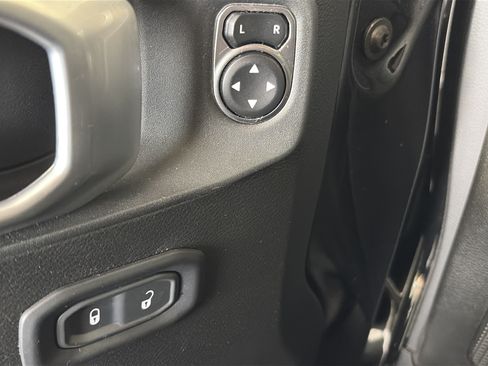Used 2022 Jeep Wrangler Unlimited Sport AWD/4WD image 30
