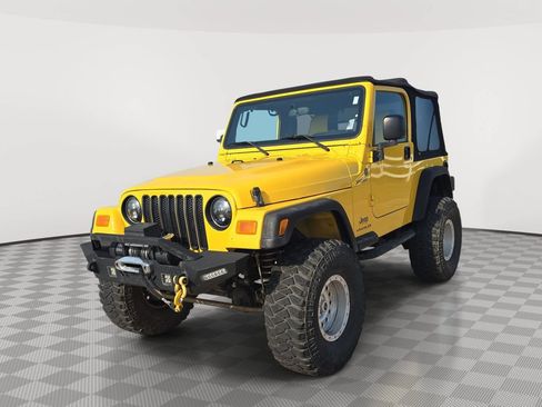 Used 2004 Jeep Wrangler 4WD image 3