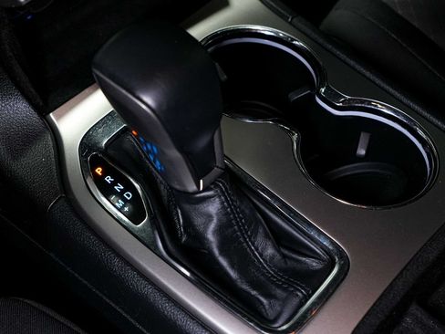 Used 2018 Jeep Grand Cherokee Laredo RWD image 14