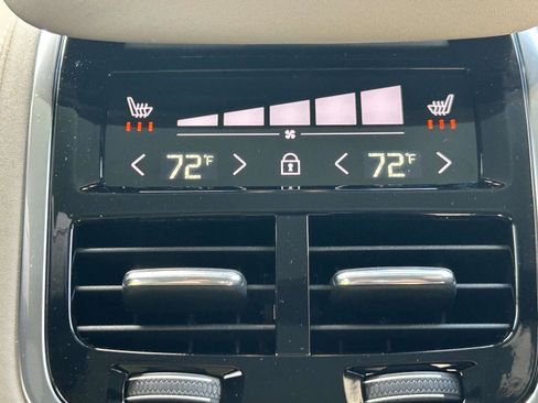 New 2026 Volvo XC90 B5 Core image 17