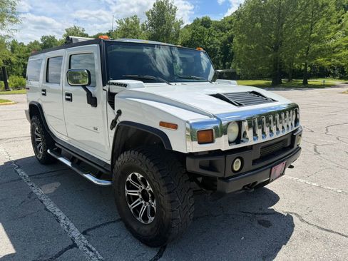 Used 2005 HUMMER H2 w/ Preferred Equipment Group AWD/4WD image 3