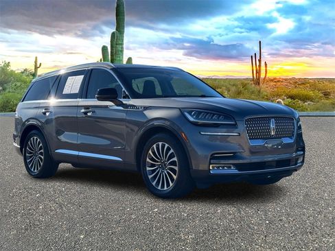 Used 2021 Lincoln Aviator Reserve w/ Elements Package Plus image 2