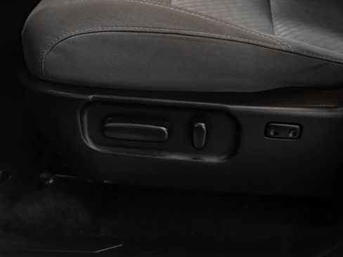Used 2020 Toyota Tacoma SR5 RWD image 28