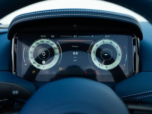 Used 2025 Aston Martin DB12 Convertible RWD image 15