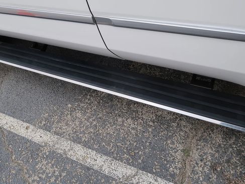 Used 2018 Cadillac Escalade Premium Luxury image 54