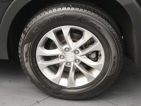 Used 2019 Hyundai Santa Fe SE AWD/4WD image 36