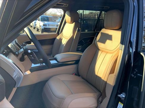 New 2026 Land Rover Range Rover SE image 9