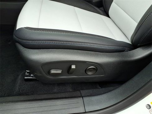 New 2026 Chevrolet Equinox EV LT image 7