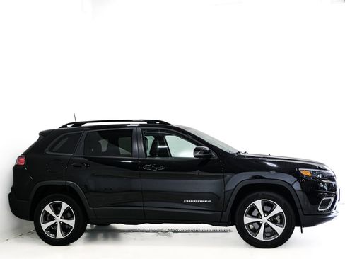 Used 2022 Jeep Cherokee Limited AWD/4WD image 5