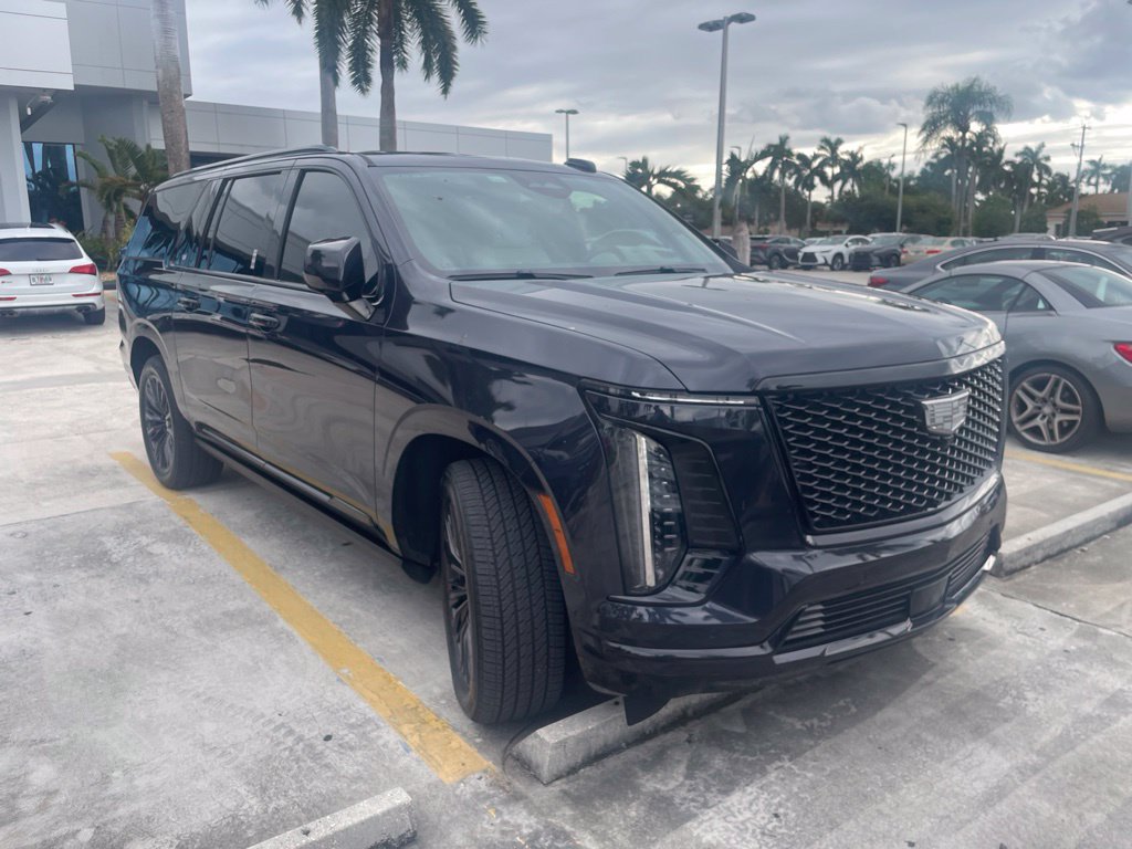 Used 2025 Cadillac Escalade ESV Sport Platinum w/ LPO, ONYX Package RWD image 1