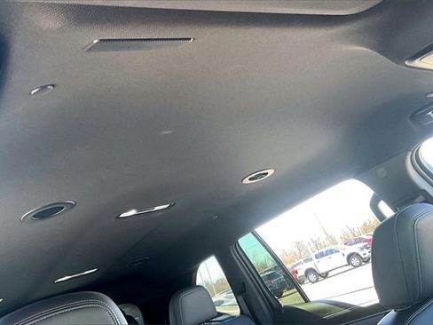 Used 2025 Buick Enclave Preferred image 27