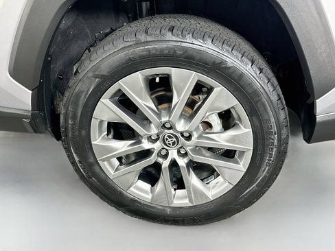 Used 2023 Toyota RAV4 XLE Premium AWD/4WD image 31