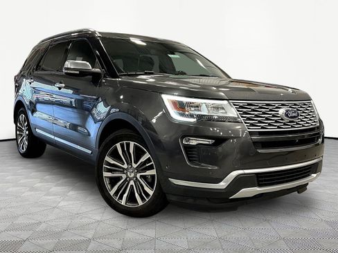 Used 2019 Ford Explorer Platinum AWD/4WD image 3