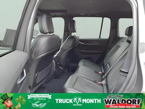 New 2025 Jeep Grand Cherokee 4WD image 12