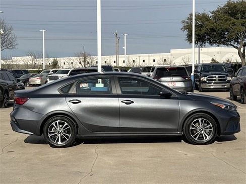 Used 2024 Kia Forte LXS image 3