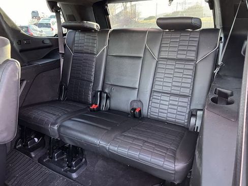 Used 2022 Cadillac Escalade Sport Platinum w/ LPO, ONYX Package image 31