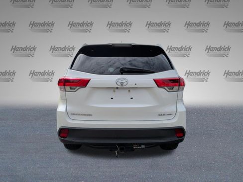 Used 2019 Toyota Highlander XLE AWD/4WD image 8