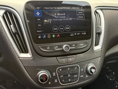 Used 2025 Chevrolet Malibu LT FWD image 11