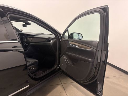 Used 2017 Cadillac XT5 Platinum AWD/4WD image 44