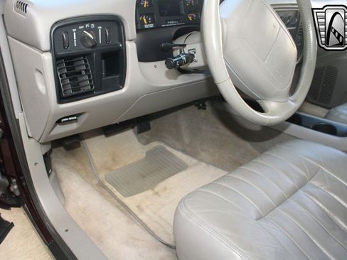 Used 1995 Chevrolet Impala SS image 17