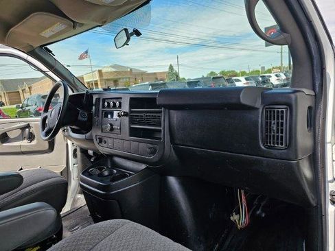 Used 2014 GMC Savana 2500 RWD image 8