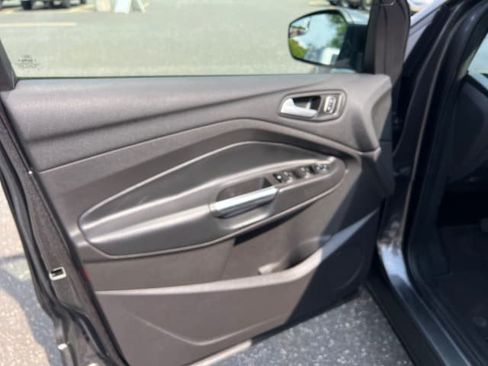 Certified 2018 Ford Escape SE AWD/4WD image 10