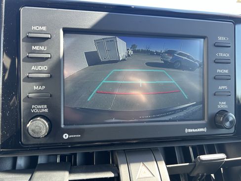 Certified 2021 Toyota RAV4 LE AWD/4WD image 28