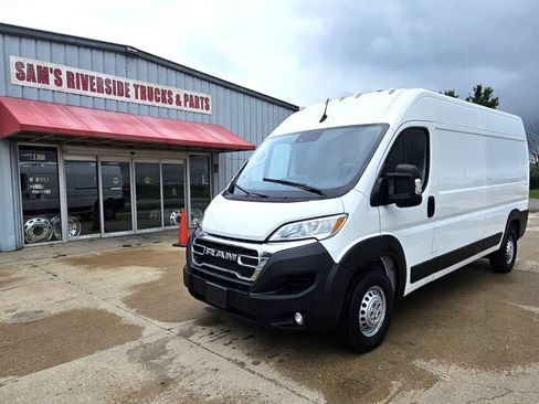 Used 2024 RAM ProMaster 2500 w/ Safety Group FWD image 1