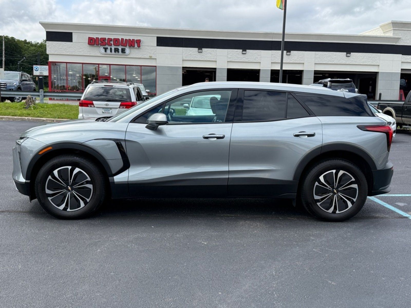 Used 2024 Chevrolet Blazer EV LT AWD/4WD image 5