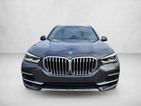 Used 2022 BMW X5 xDrive40i w/ Premium Package image 2