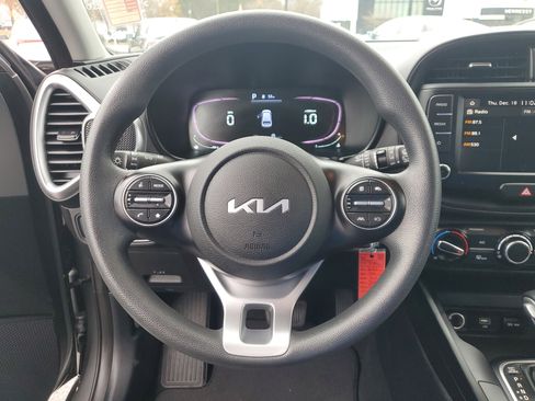 Used 2023 Kia Soul LX image 25
