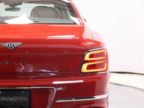 Used 2022 Bentley Flying Spur Plug-In Hybrid AWD/4WD image 82