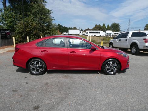 Used 2020 Kia Forte LXS image 4