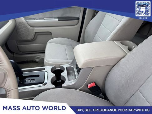 Used 2010 Ford Escape XLT image 7