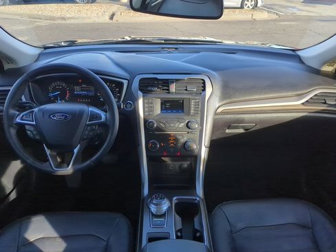 Used 2017 Ford Fusion SE image 34